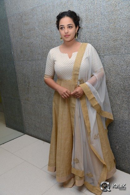 Nithya-Menen-At-100-Days-of-Love-Movie-Release-Date-Press-Meet